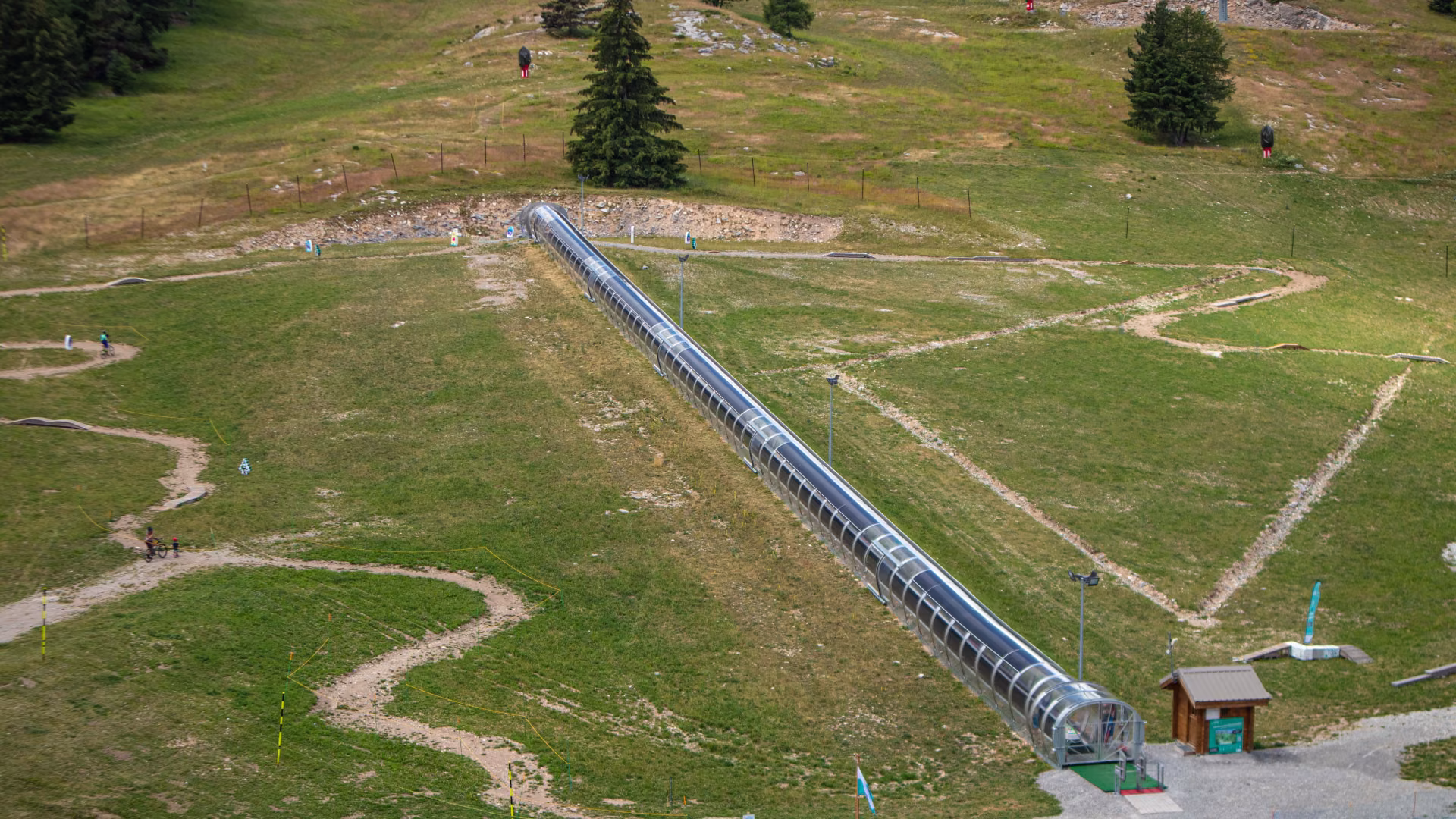 LE DEVOLUY PROJET TAPIS PHOTOVOLTAIQUE