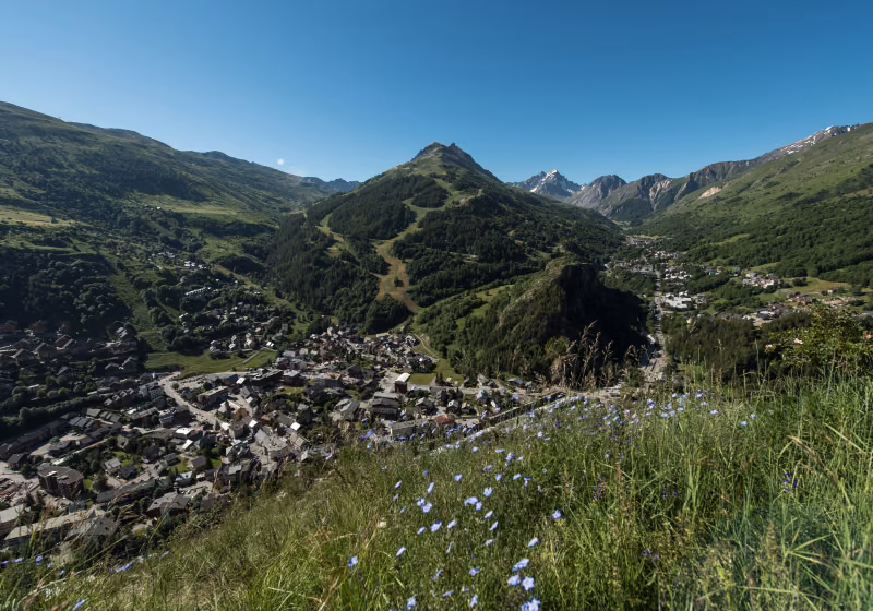 Valloire village