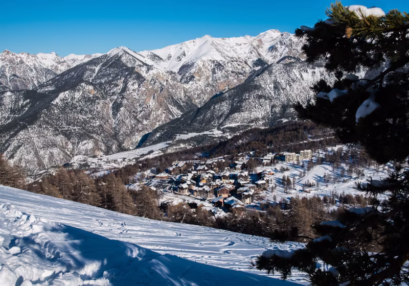 Risoul station vue depuis le domaine skiable