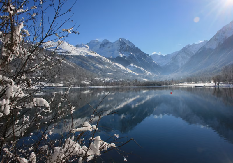 Lac Génos enneigé