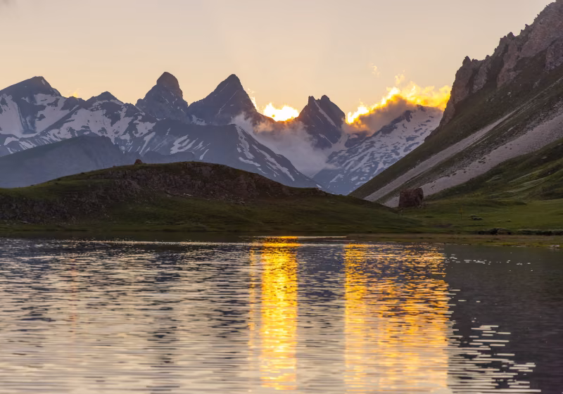 Lac des CercesBivouac et coucher de soleil