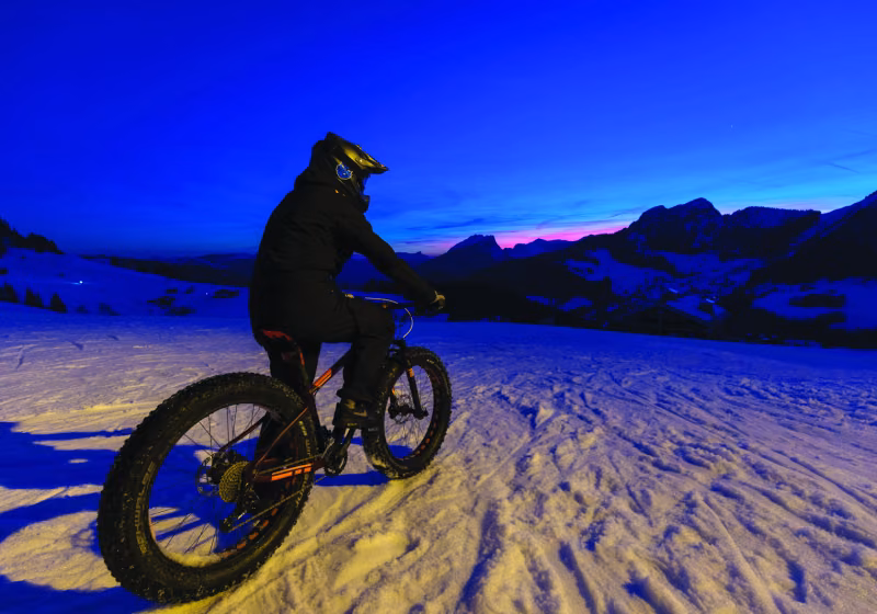 Noct-e-bike-Starski_©AlpcatMedias