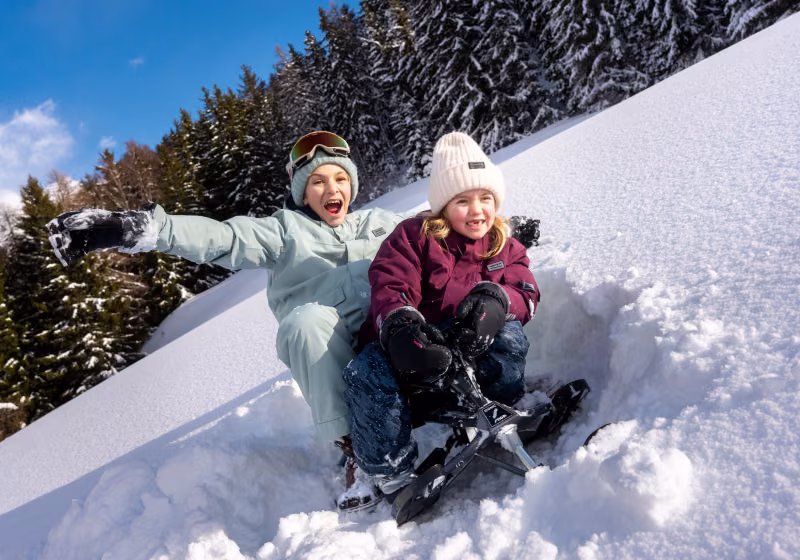 On s'amuse dans la neige
