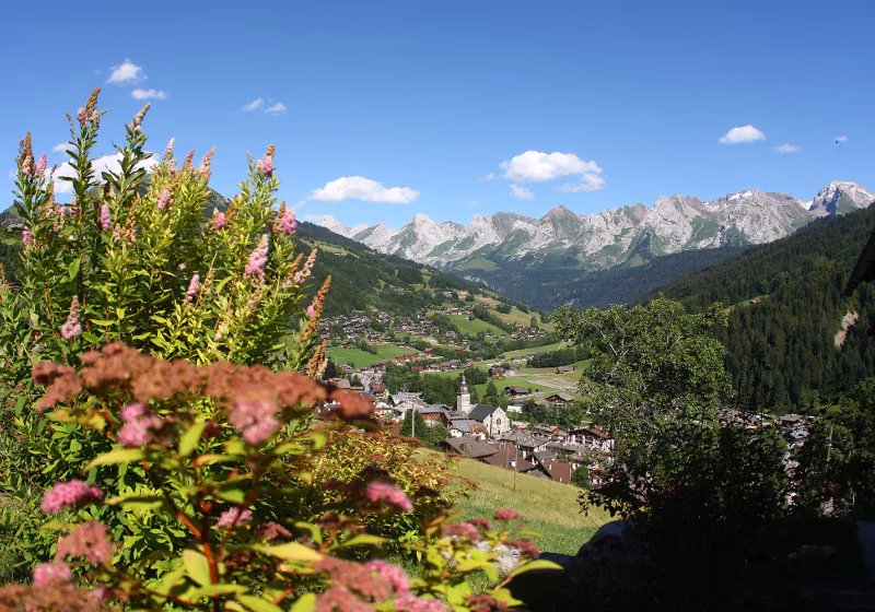 Vue-Le-Grand-Bornand-∏-E.-Lantelme